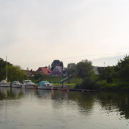 Lueheblick Im Haus Luehegarten *