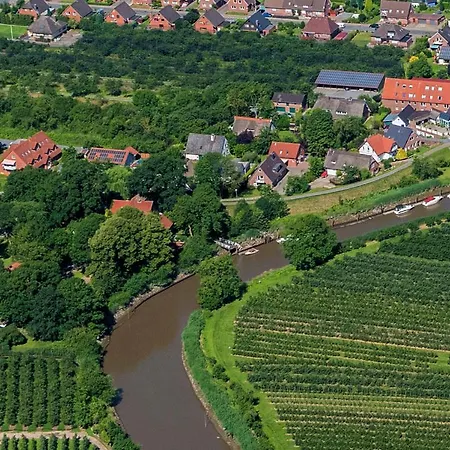 Lueheblick Im Haus Luehegarten *