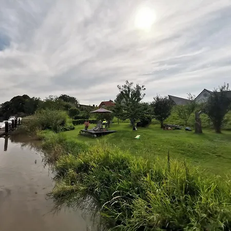 Lueheblick Im Haus Luehegarten 아파트 Grünendeich