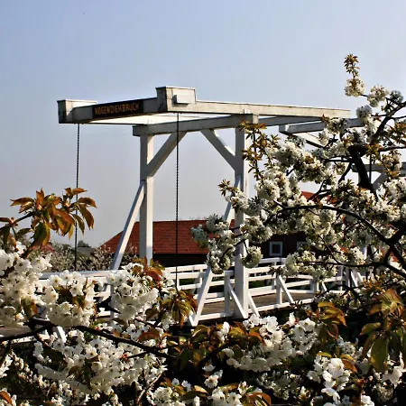 Lueheblick Im Haus Luehegarten דירה