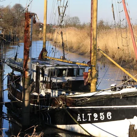 Lueheblick Im Haus Luehegarten *