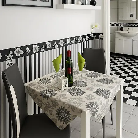 Lueheblick Im Haus Luehegarten *