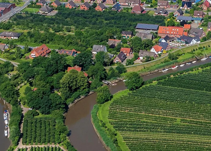 Lueheblick Im Haus Luehegarten *