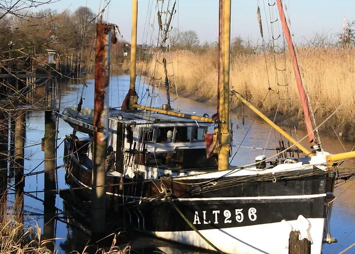 Lueheblick Im Haus Luehegarten *