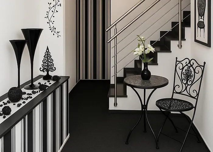 Lueheblick Im Haus Luehegarten